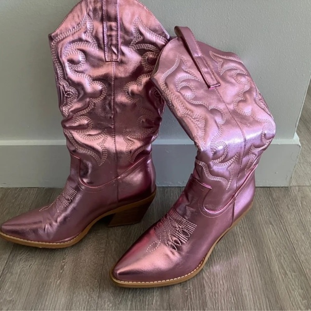 Elegant Metallic Pink Heeled Boots